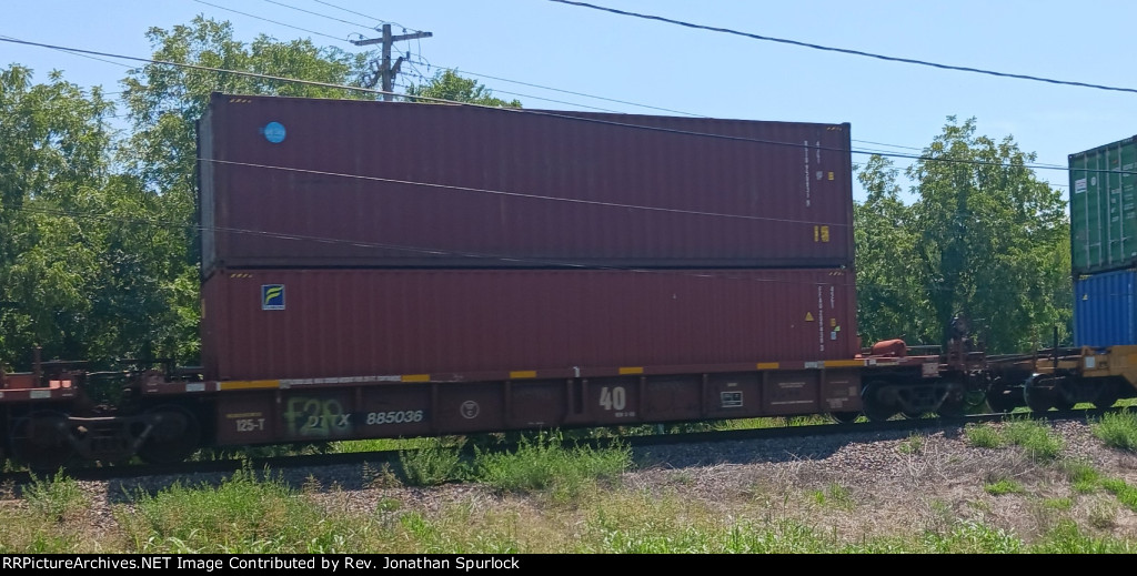 DTTX 885036B and two containers